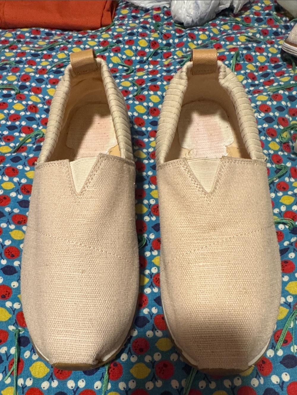 Toms Beige Canvas Alpargata Women’s Slip Ons - size 9